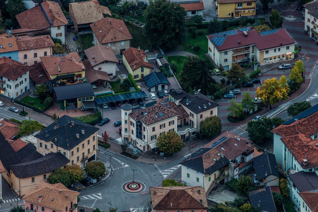 Albergo Caffe Centrale Меццокорона Екстер'єр фото
